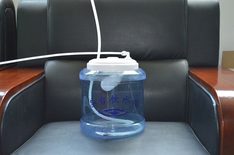 超純水機(jī)加裝直飲水口之飲水桶.png